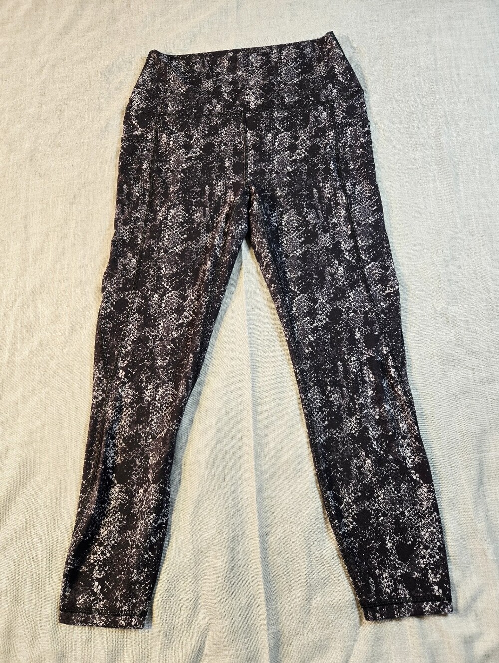 RBX Womens Medium Snakeskin Print High Waist Leggings Pockets Black White